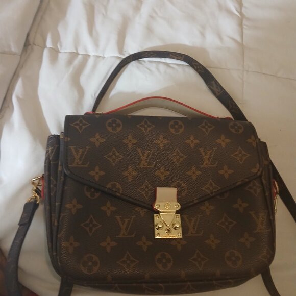 Louis Vuitton Crossbody - Picture 2 of 6